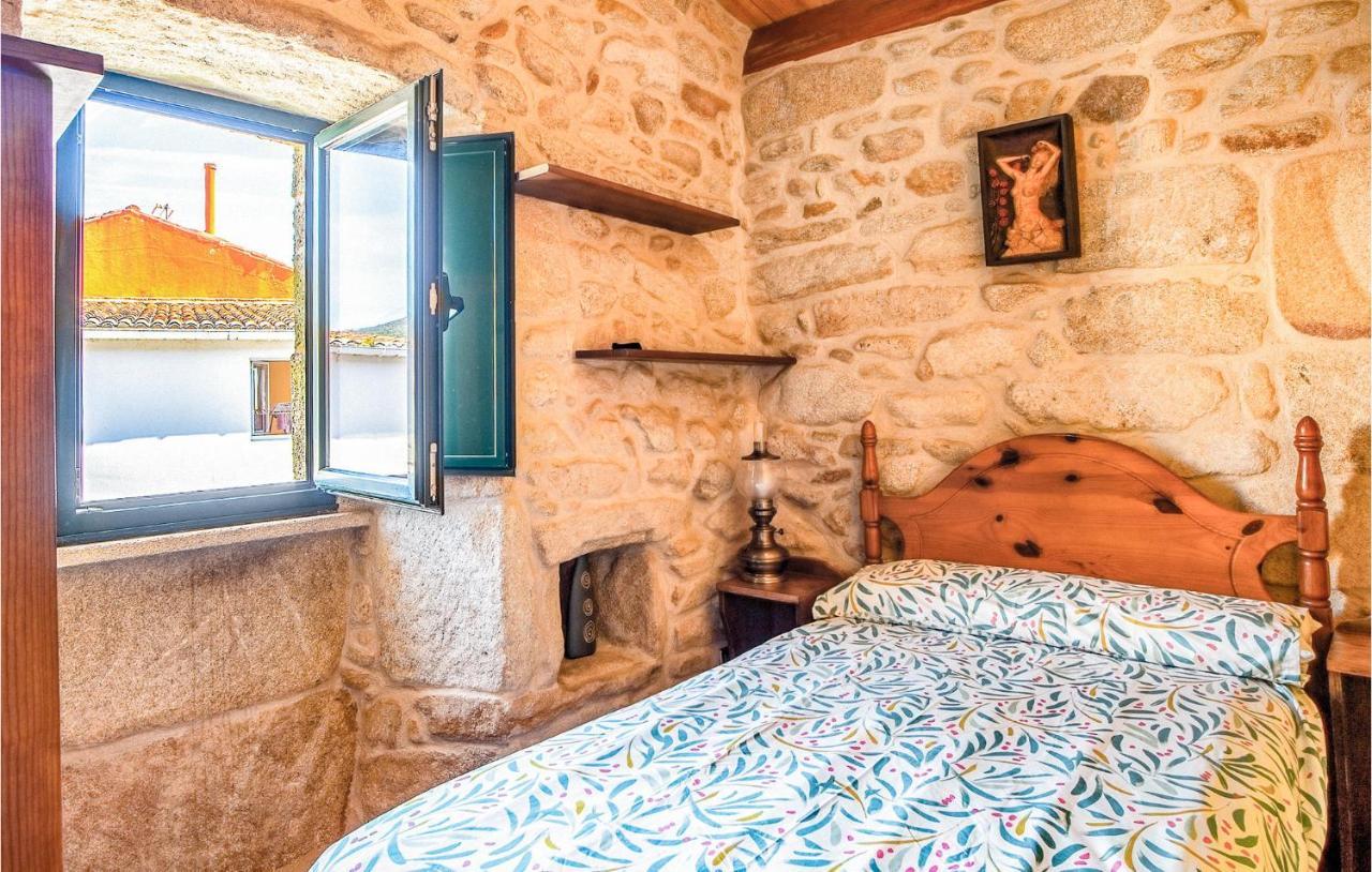 2 Bedroom Amazing Home In Muros Extérieur photo